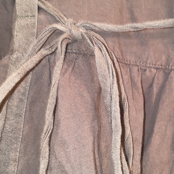 Theory army green full skirt. Pockets, removable belt and lined. Size 8. - Picture 2 of 9